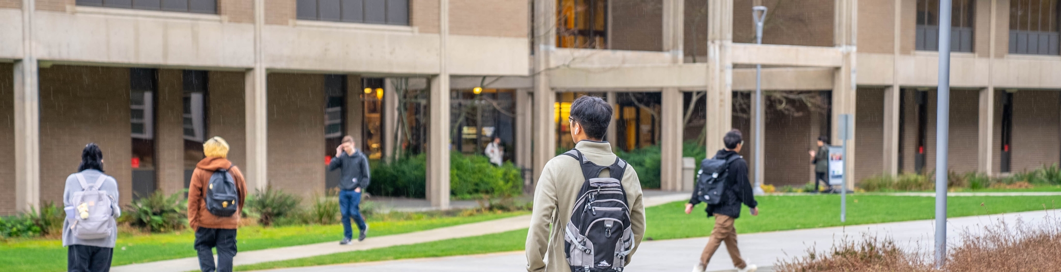 edmonds college campus shot with students